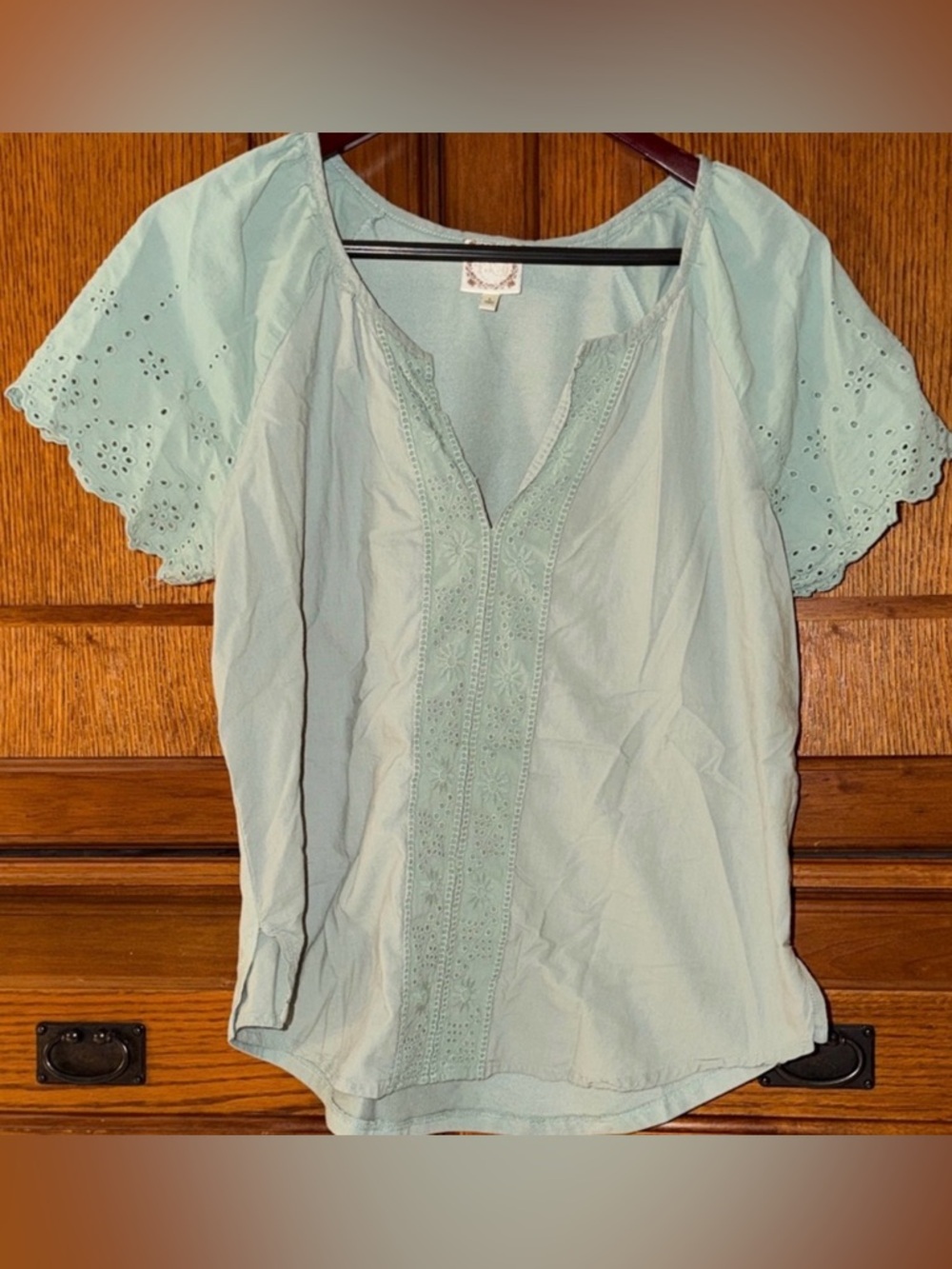 TruSelf Sage Eyelet Sleeve V-neck Blouse Notched Hem Woven Knit Romantic Summer